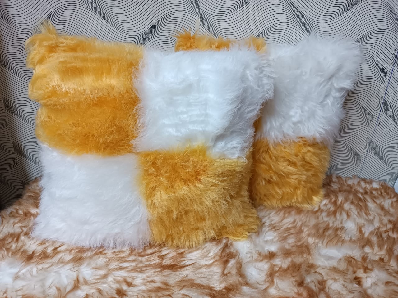 Chihuahua double pillow colourSuper Soft Faux Fur Cushion Cover Fluffy Pillowcase Plush Throw Pillow Cases These furry pillow covers make any worn pillows cuddly!