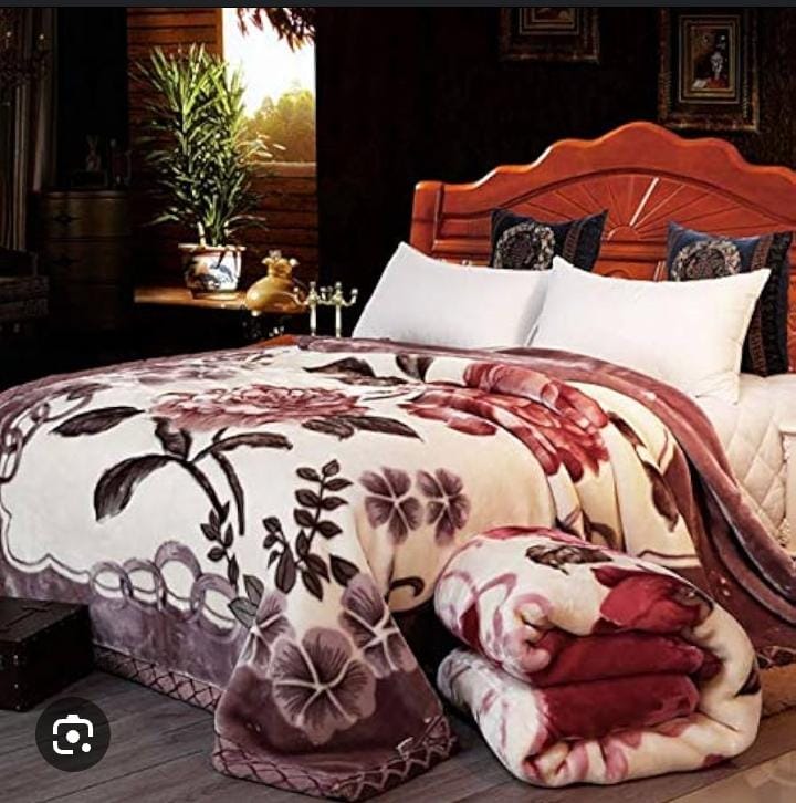 warm blankets 6*6  Woolen Warm Velvet Soft BlanketThis super soft, stylish duvet is guaranteed to make your nights simply magical as it is made from Cotton with 100% microfiber filling.
