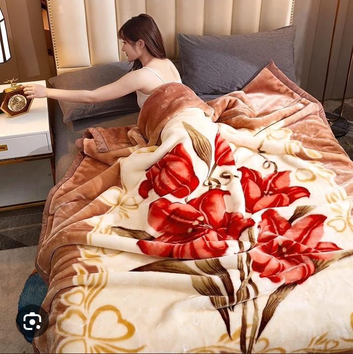 warm blankets 6*6  Woolen Warm Velvet Soft BlanketThis super soft, stylish duvet is guaranteed to make your nights simply magical as it is made from Cotton with 100% microfiber filling.