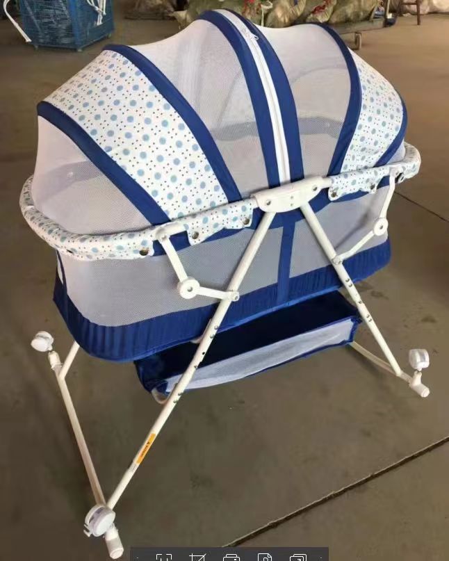 Bussinet Foldable Baby Bassinet /Crib /Cot With WheelsCool Baby Foldable crib /cot has an exquisite design, easy to use, you can support anywhere in the home. This convenient baby crib has several cru