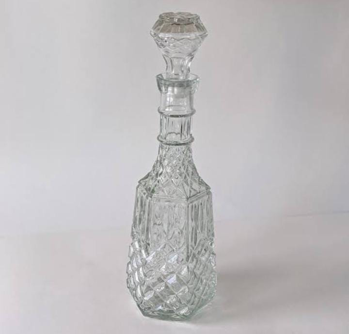 ✓Wine decanter clear tall neck. Durable & stylish
Effective and Reliable to have at home, office, restaurants, hotels etc
Classy design that attracts
Easy to clean and of high quality
The product