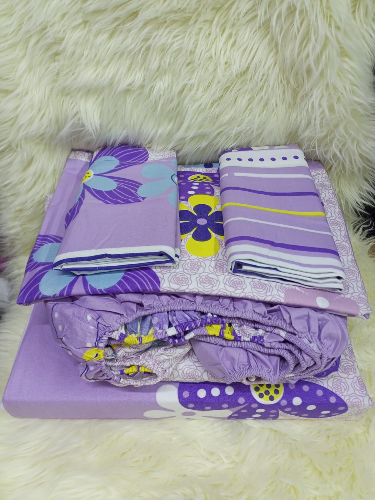 KILLMALL 10TH ANIVERSARY  CRAZY DEALS Luxury 100% Cotton Bedsheets  sets Contains 5pcs:
2pillowcases 
2pc bedsheet
1pc matress cover.BEST PRICES  ONLY