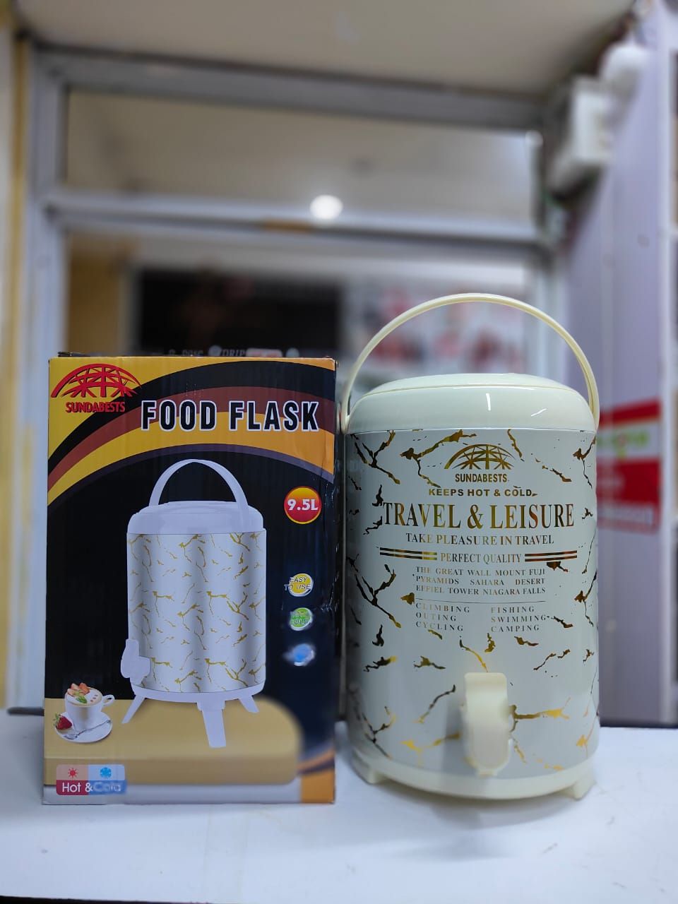 NEW IN MARcontents: 1 - Piece Stellar Water Jug (10 liters)
HOT & COLD Water Jug With Airtight Lid & Leak-Proof Tap I Airtight Prevents Spilling BevKET AFFORDABLE BEAUTIFUL FOOD/TEA/WATER FLASK 9.5L.