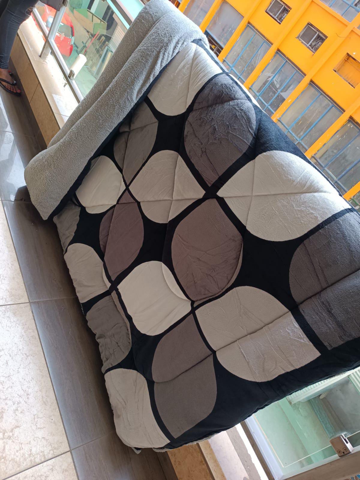 ANNIVERSARY DEALS BEST PRICES ONLY KSH 2499 ONLY. Fashion 6 By 6 Woolen Warm TC  Soft Blanket-Single Ply Bed Cover.