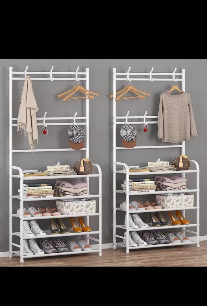 Hut shoe rack
