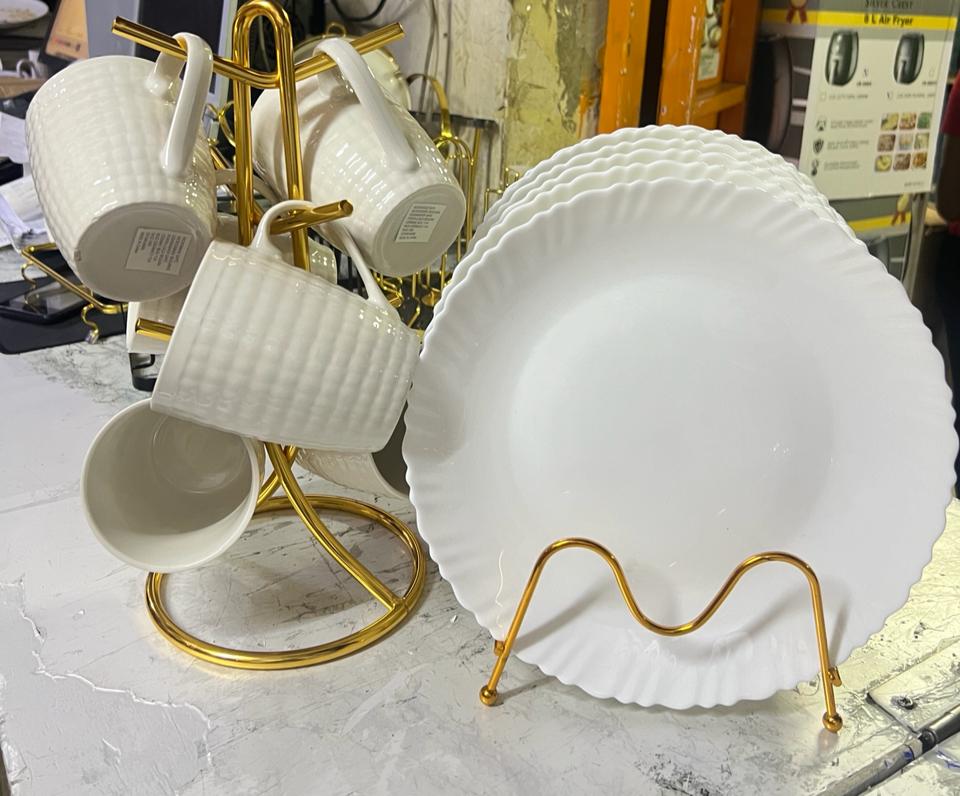 6 pcs plates white and  6 pcs mugs