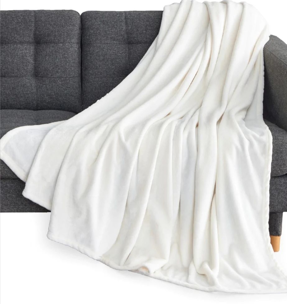 VALENTINE SPECIAL OFFER!!!. Throw Fleece Blanket. Size 6*6 Tender Light weight Extra Soft  Solid Color Blanket for all seasons Flannel Fleece Throw Blanket  100% Polyester |Bed Sofa Couch Fleece throw Blanket