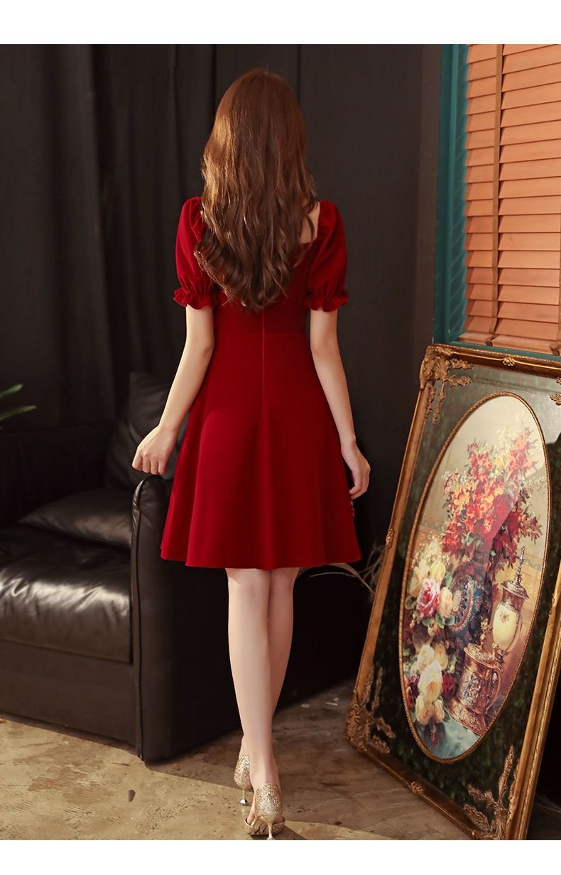 Spring / Summer 2024 Africa Toast Brides Small Dress Wedding Usually Wear Wine Red Dress Evening Wear Solid color Elements Three-dimensional Cut Waist Design Fashion Elegant