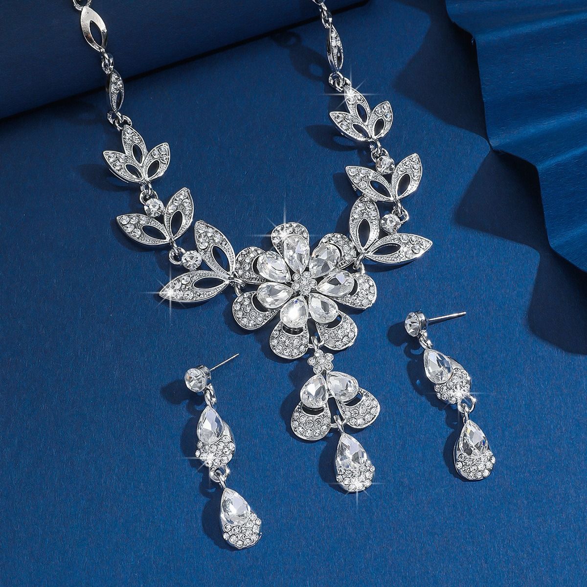 Africa Europe 2024 New Fashion Accessories Diamond-set Black Water Drop Flower Fringe Earrings Necklace Elegant Delicate Clavicle Chain Light Luxury Senior Sense Set Pop Null Element Commuting Style