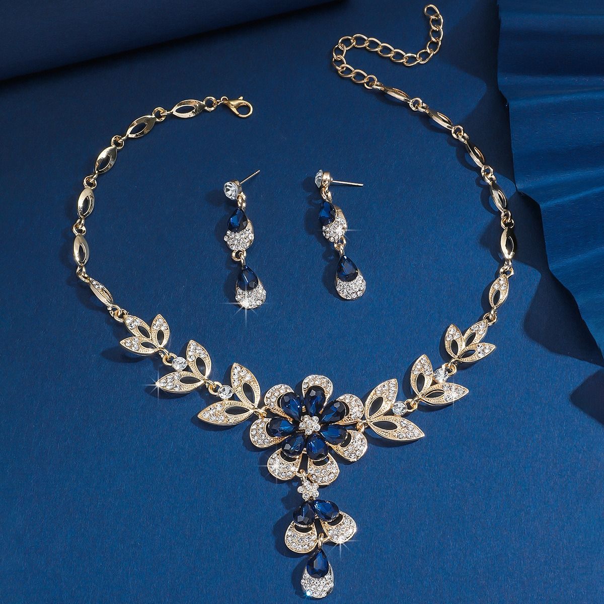Africa Europe 2024 New Fashion Accessories Diamond-set Black Water Drop Flower Fringe Earrings Necklace Elegant Delicate Clavicle Chain Light Luxury Senior Sense Set Pop Null Element Commuting Style