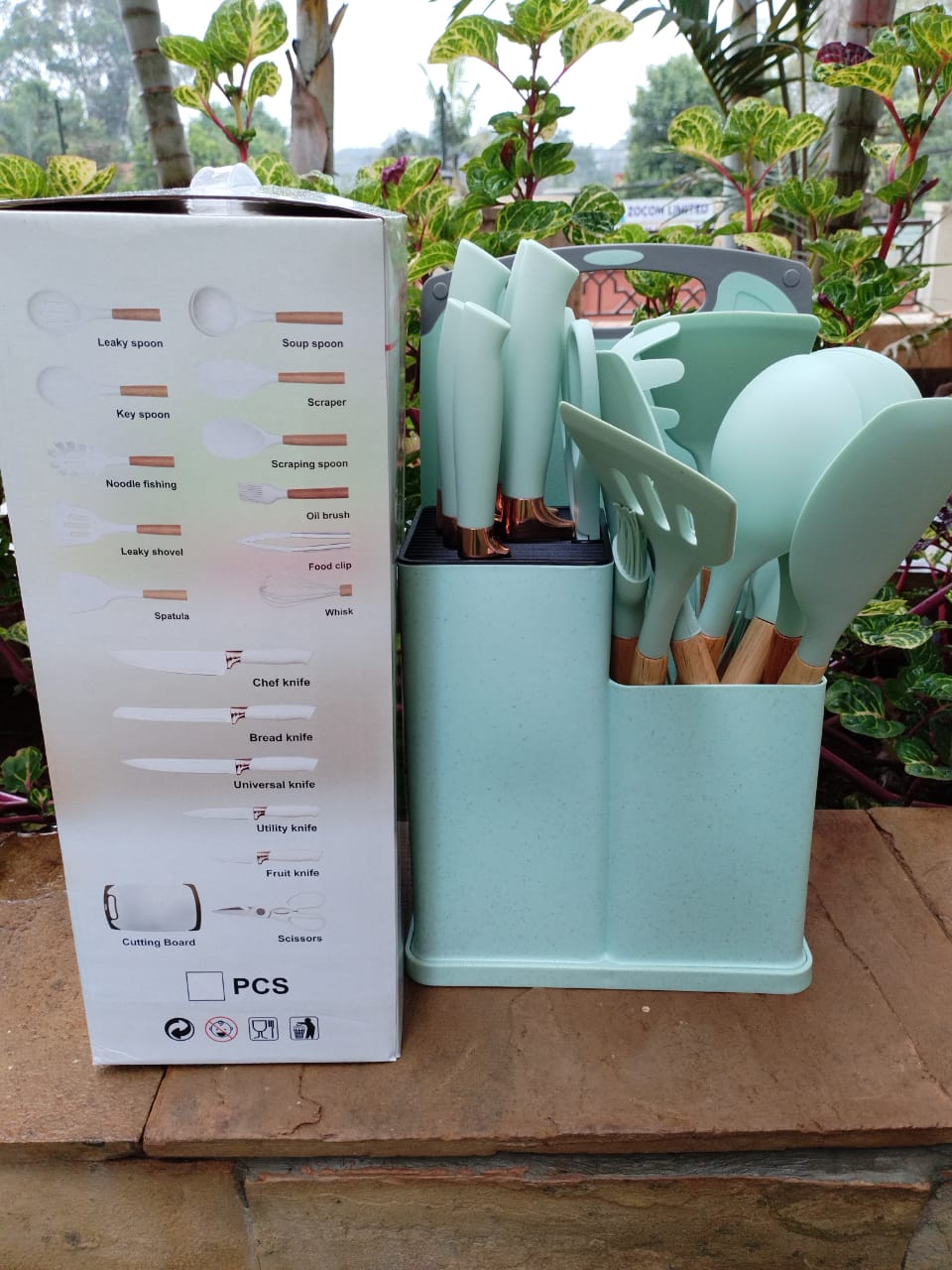 Genelic Quality Affordable 19 PCS SILICONE SET KNIVES + SPOONS Non-stick
Durable
Safe
Easy to clean
Modern design
Wood handle with hanging holes