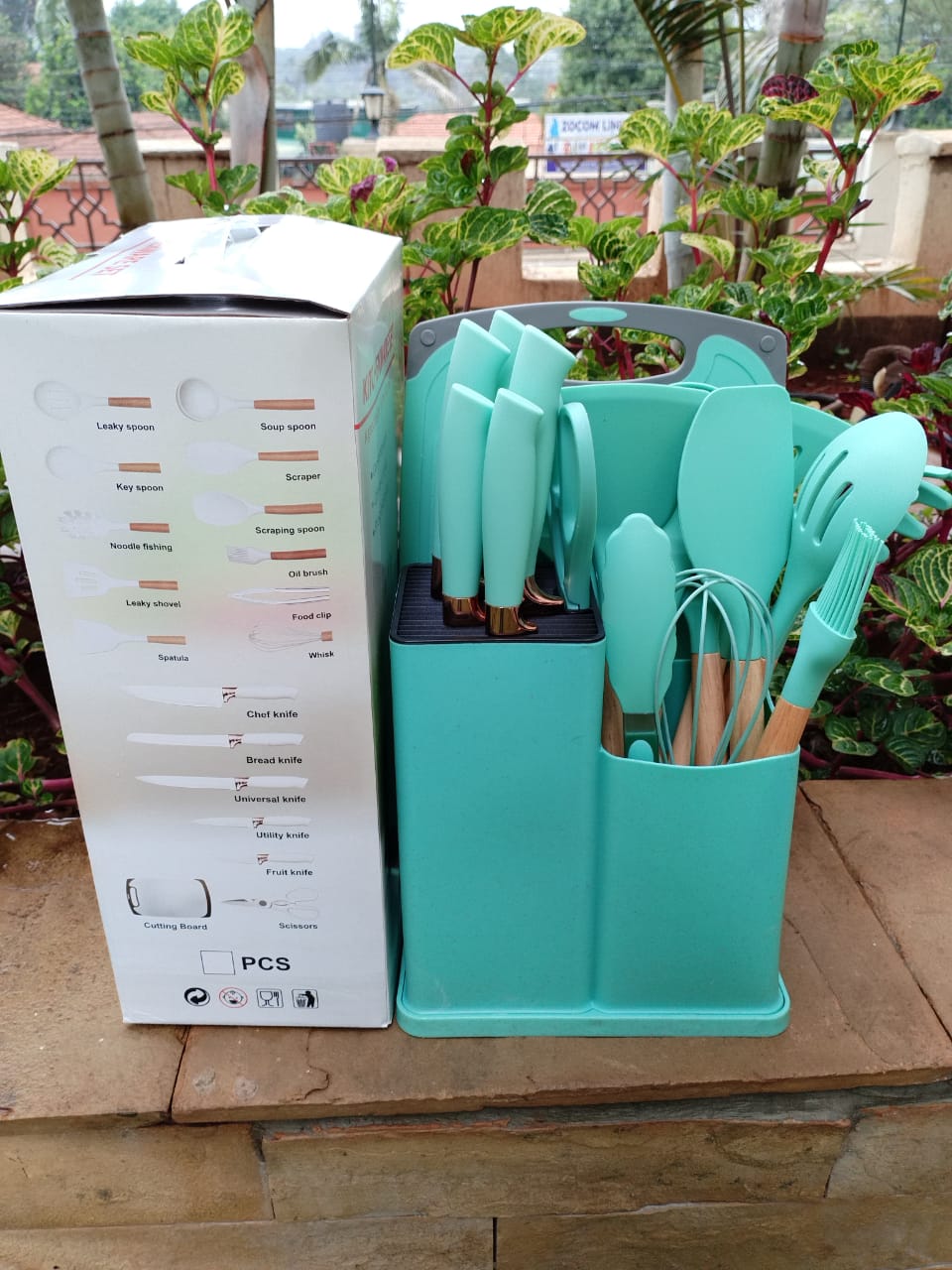 Genelic Quality Affordable 19 PCS SILICONE SET KNIVES + SPOONS Non-stick
Durable
Safe
Easy to clean
Modern design
Wood handle with hanging holes