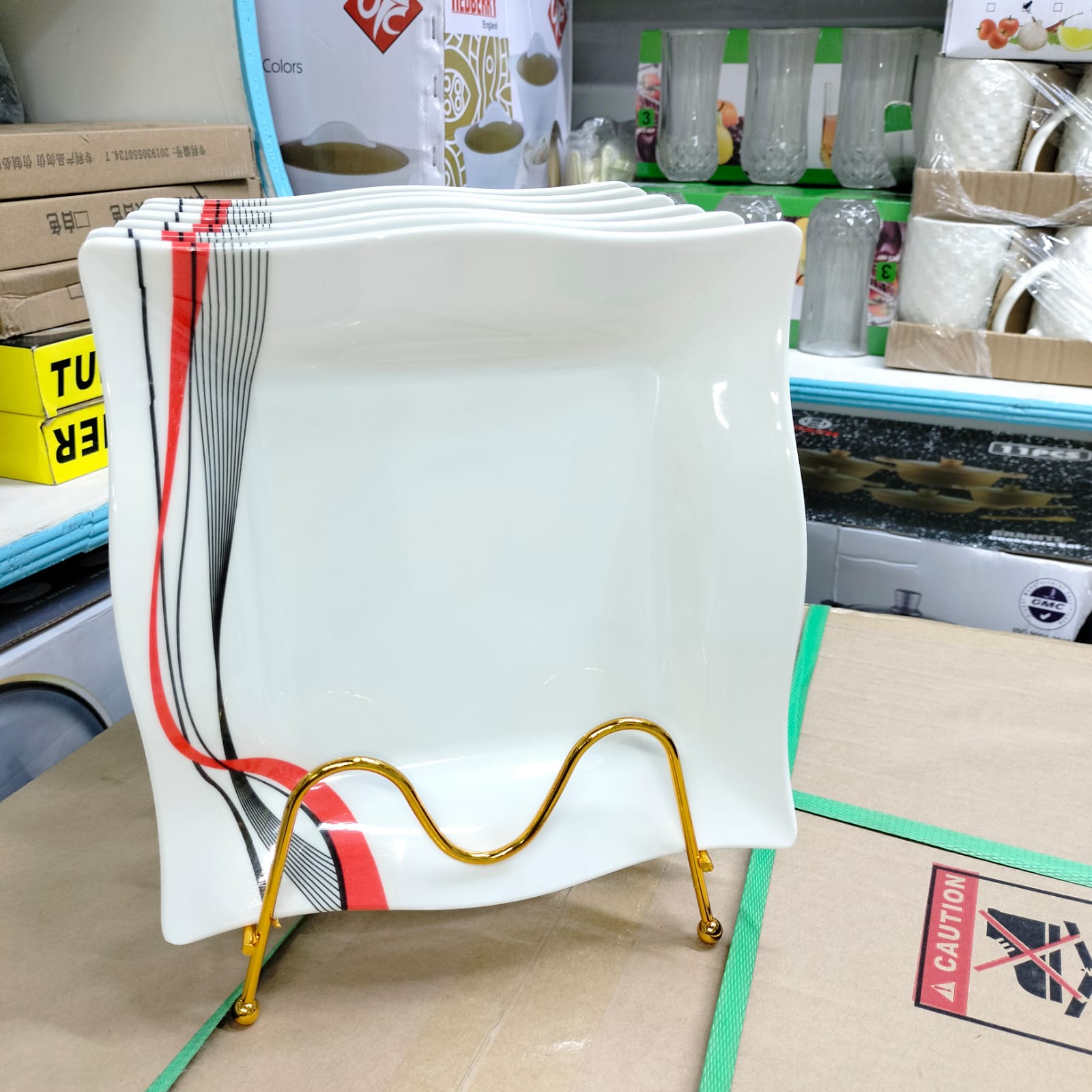 PRICE DROP! 6pcs Square Melamine Plates Dinner SetThe modern kitchen needs the right kitchen utensils and  appliances to create an inviting atmosphere. We brings you this perfect dinner plate