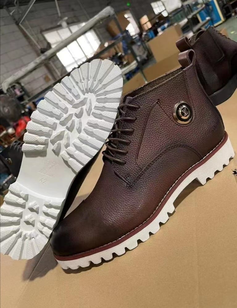 HIGH-QUALITY LOUIS VUITTON BOOTS, COMFORTABLE CLASSY BOOTS, FASHIONABLE, OFFICIAL AND CASUAL SHOES