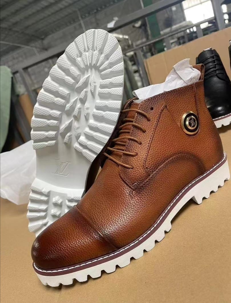 HIGH-QUALITY LOUIS VUITTON BOOTS, COMFORTABLE CLASSY BOOTS, FASHIONABLE, OFFICIAL AND CASUAL SHOES