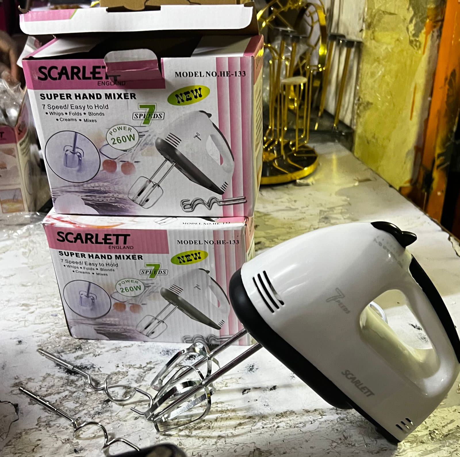 Scarlet hand mixer Which allows you to whisk, whip, mix andblend dough, egDough mixer, Food mixer, Egg whiskgs, butter, salad dressings,cake and cream efficiently and easily2【Food Grades Attachments】T