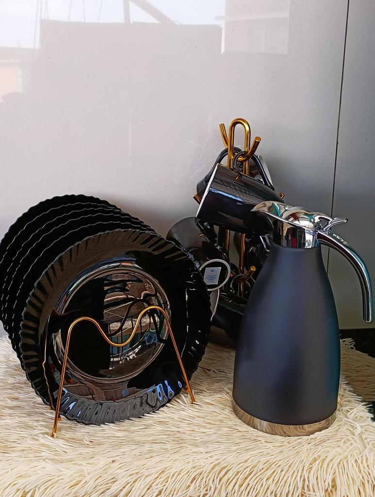 13 pieces dinner set consist of 6 caps and 6 plates1 thermos