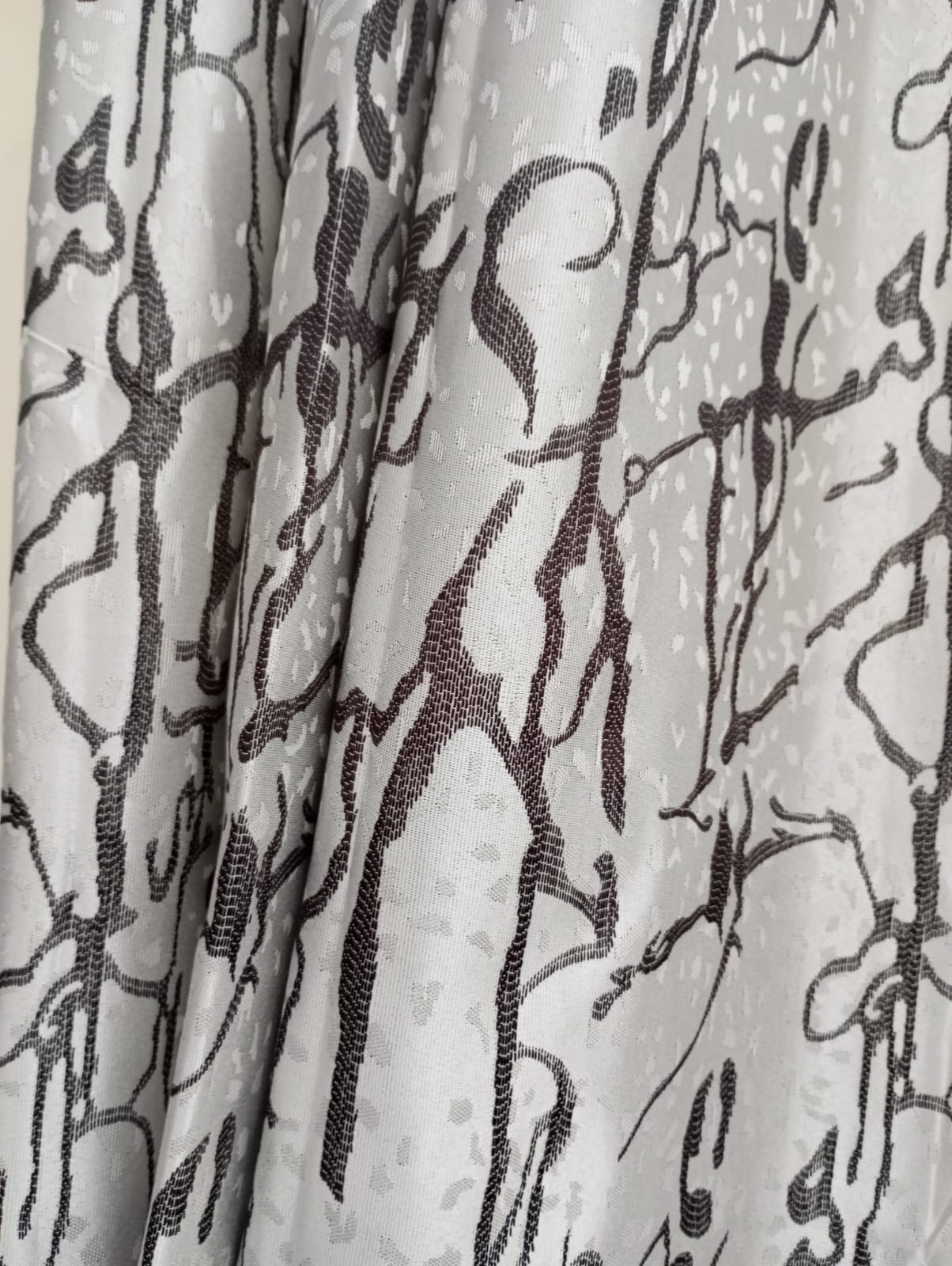Generic curtains Home Decor 2M  curtains (LG03 BLACK/WHITE, LG06 CREAM) respectively as picture.