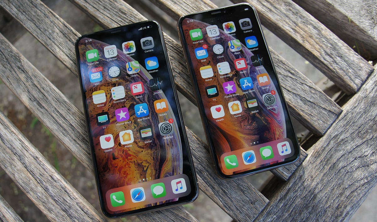 REFURBISHED IPHONE XS MAX 256GB WHITE DISPLAY SIZE 6.5 INCH DUAL REAR CAMERA 12MP + 12MP FRONT CAMERA 8 MP  IOS 17 NO FACE ID  WITH FOUR MONTHS WARRANTY