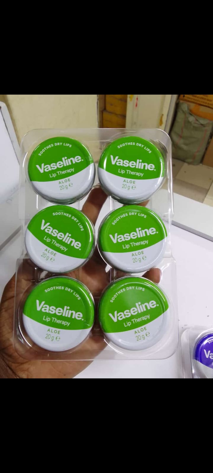 Vaseline lip therapy