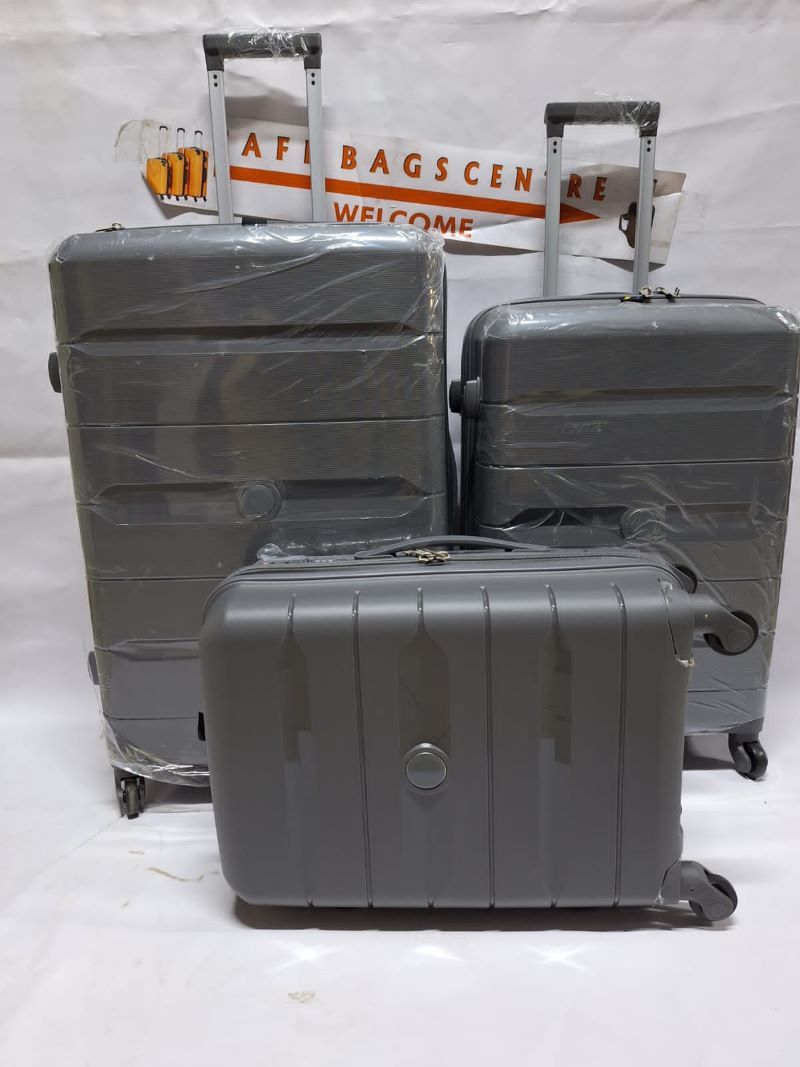 RESTOCKED QUALITY 3 in1 Luxurious Fibre Suitcase Travel Bag 3pcs Good Quality Luggage Bag (Size 20, 22, 26 Inches)
