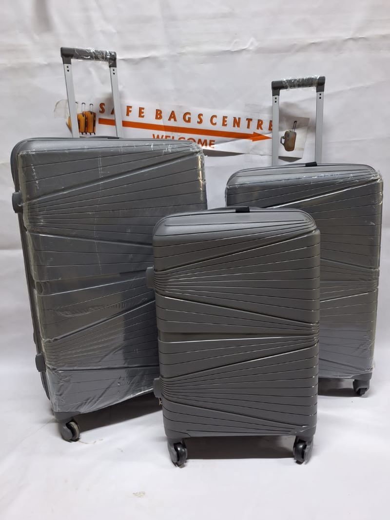 RESTOCKED QUALITY 3 in1 Luxurious Fibre Suitcase Travel Bag 3pcs Good Quality Luggage Bag (Size 20, 22, 26 Inches)