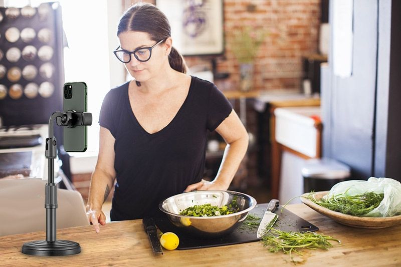 Mini tripod stand mobile phone tripod stand with phone holder retractable strong tripod with firm base,height adjustable stand