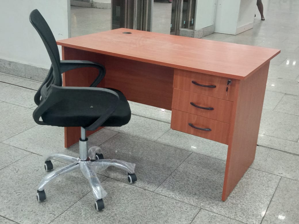 1 mtr Desk and office Chair combo