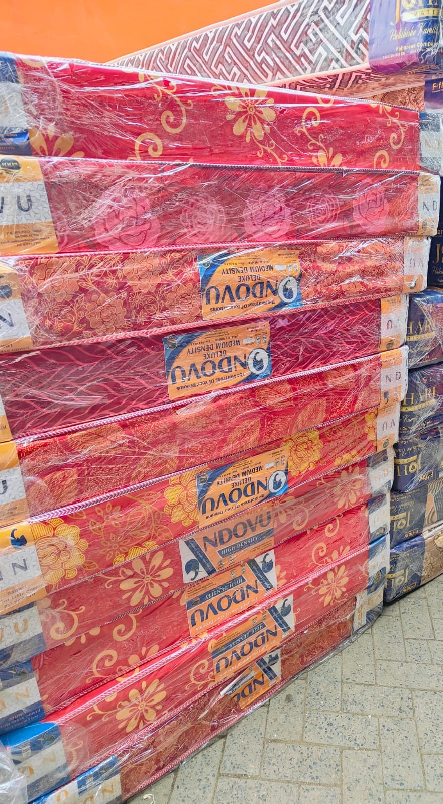 [PRICE DROP AT AN EXLUSSIVE DISCOUNTS AT KILIMALL]6 inches  mattress(Medium density)MADE OF THE QUALITY EXPERIENCE QUALITY AS IT OFFER ONE A SOUND SLEEP