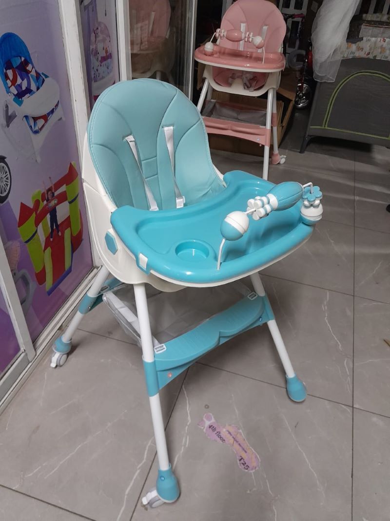 RESTOCKED Baby Feeding Chair/foldable /HighChair