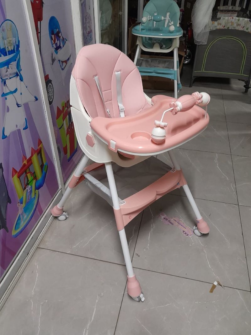 RESTOCKED Baby Feeding Chair/foldable /HighChair