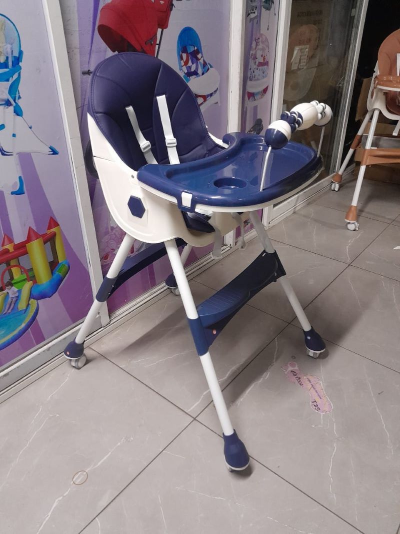 RESTOCKED Baby Feeding Chair/foldable /HighChair