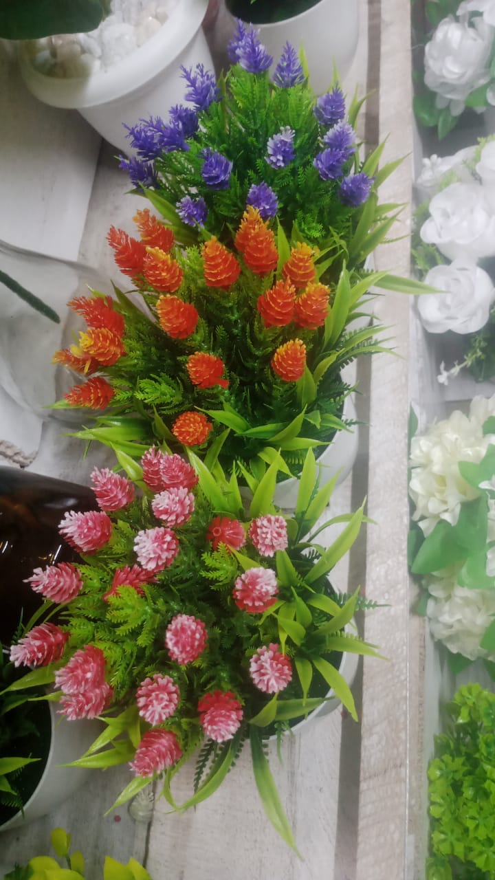 Decor Classic Coffee Table Flower Table + Place MatDescription:
Wide rose flower shape design, this artificial potted plant is lifelike, everlasting and eye-catching.
As a desktop ornament, this plant