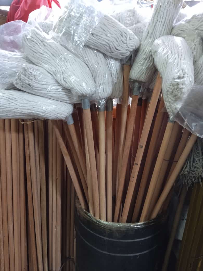 Self wringing mopProtective Soft Pad The soft scrubbing pad at the head removes stubborn stains without scratches on the ground, very safe for floors
Wide Application Our wet & dry mop is suitable for