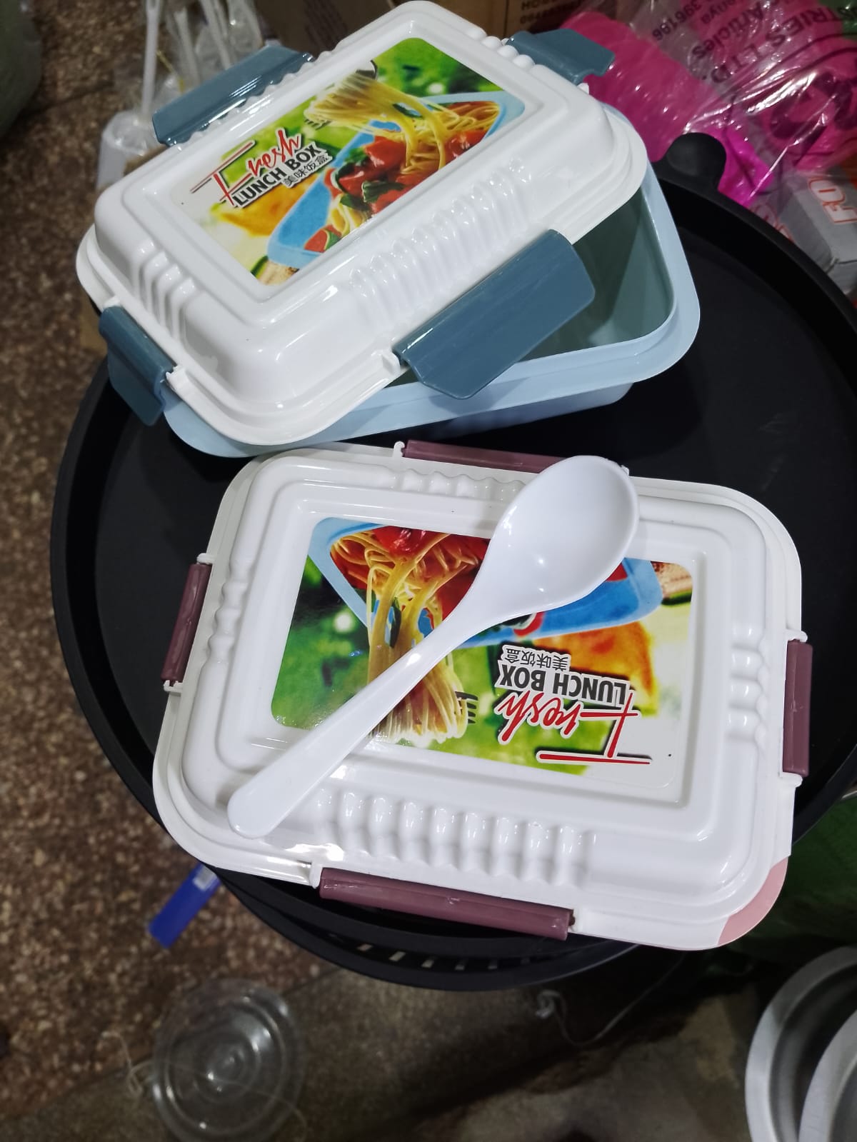 Rashnik Food Container With 3 Compartments And Cutlery SetRashnik is a leading manufacturer of electronic home appliances. Their products are affordable, innovative and durable. For every household an