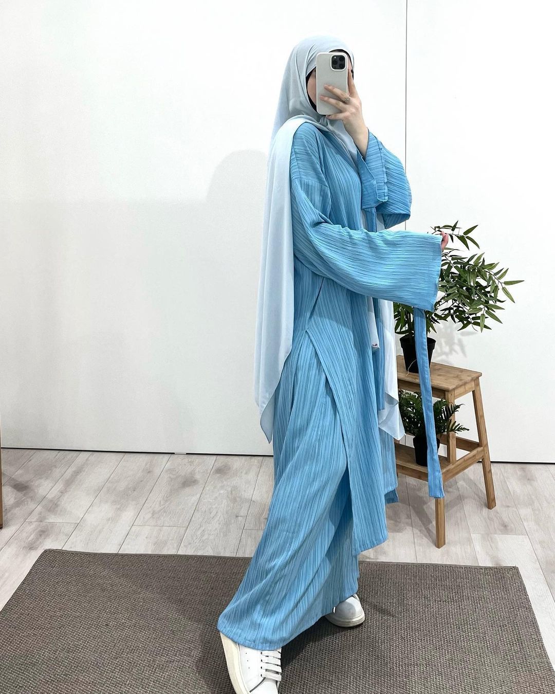 New Product Selection Hot Spot Middle East Arab Cross border Women's Wear 2024 New Mid length Long sleeved Wrinkled Robe Muslim Ethnic Clothing Elegant Half Skirt Set