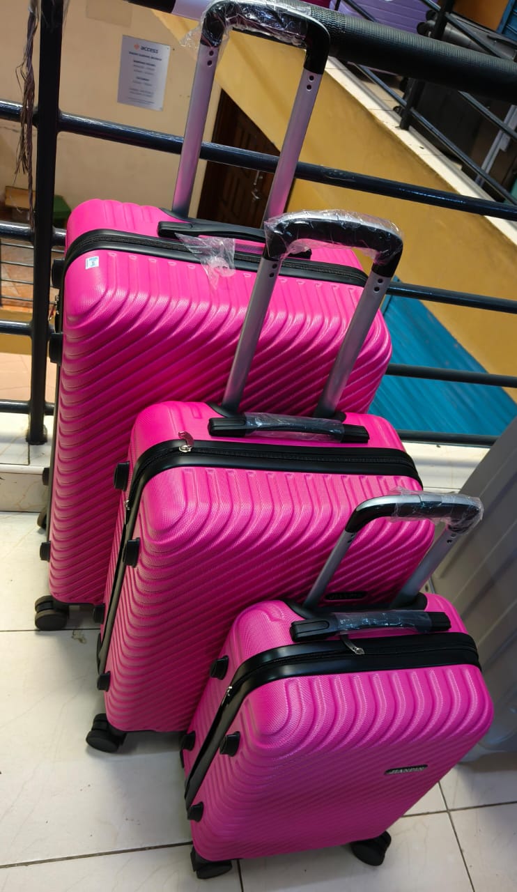 3-in-1 Luxurious Fibre Travel/Suitcases Zipper closure frame. 360 Easy-glide spinner wheels. Telescopic handle system locks in multiple levels to adapt. Compression straps keep clothing neatly packed