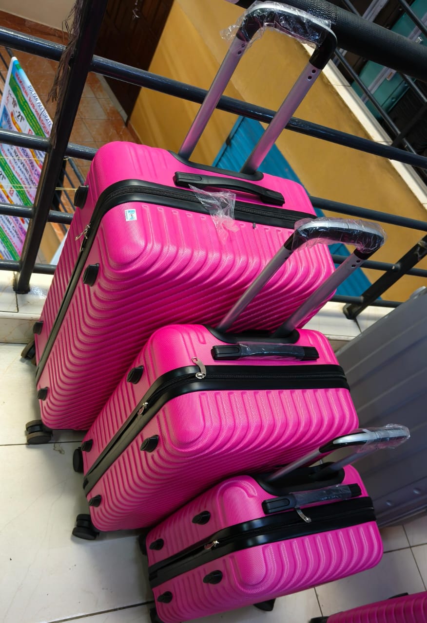3-in-1 Luxurious Fibre Travel/Suitcases Zipper closure frame. 360 Easy-glide spinner wheels. Telescopic handle system locks in multiple levels to adapt. Compression straps keep clothing neatly packed