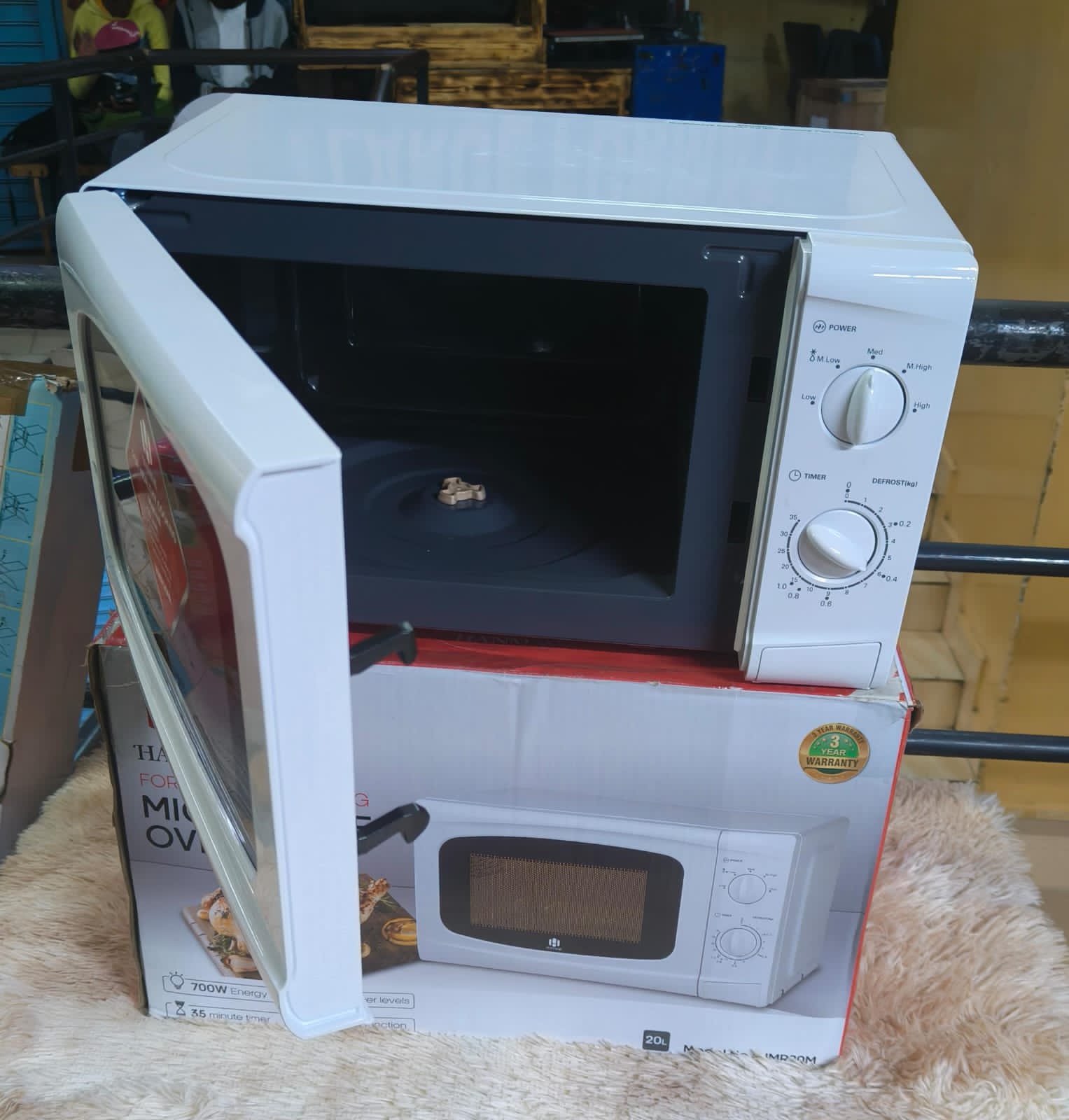 HANMAC 20L Manual Microwave with Turntable Glass, Push-Button Door, Kitchen Timer HMR20M