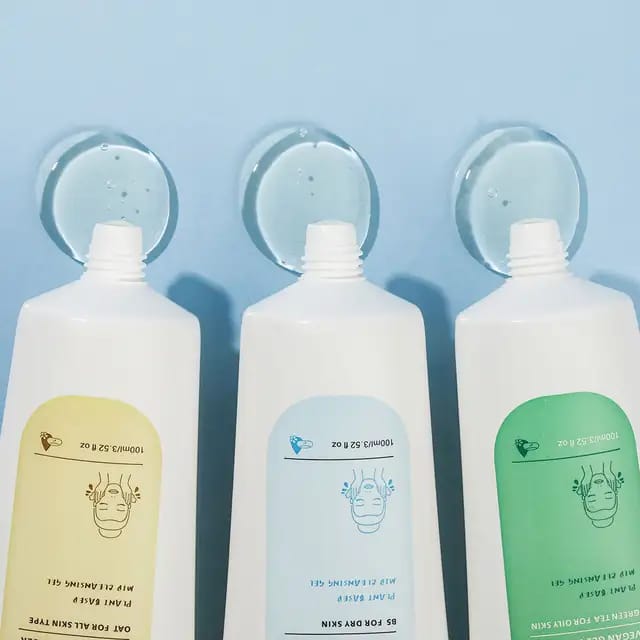 (FLASH SALE)VEGAN GEL CLEANSER GREEN TEA FOR OILY SKIN, ALL TYPE SKIN AND DRY SKIN RELIEVES ACNE AND EXFOLIATES THE SKIN SHRINKS THE PORES