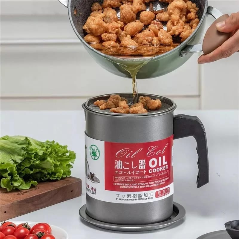 Stainless steel effective kitchen Oil filter Household Filter Oil Bottle Leakproof Lard Oil Storage alloy  Container holding 1.4 litres