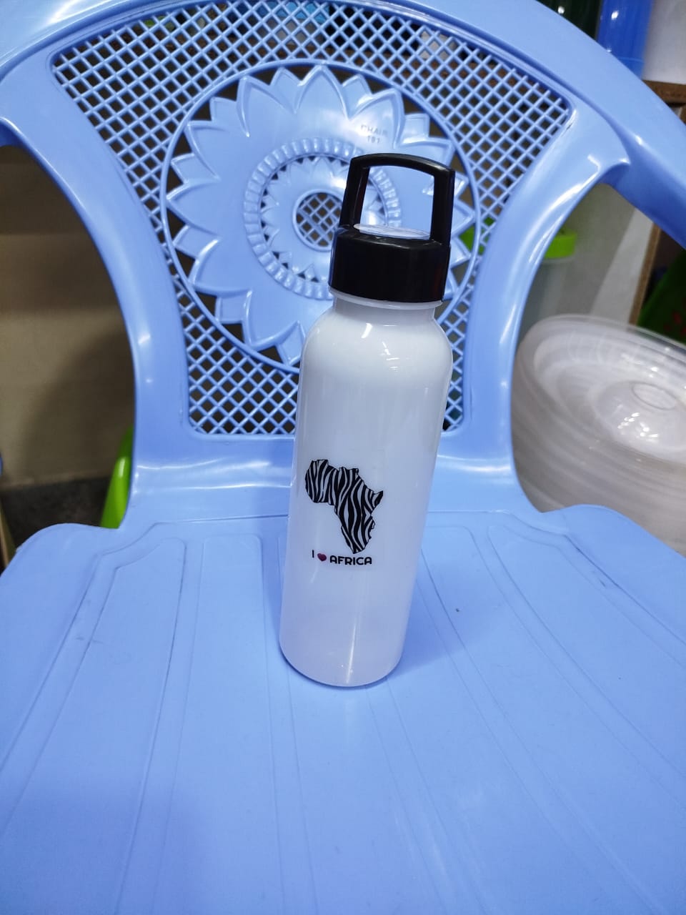 1ltr plastic water bottle  made of thebest quality durable conveneit for use