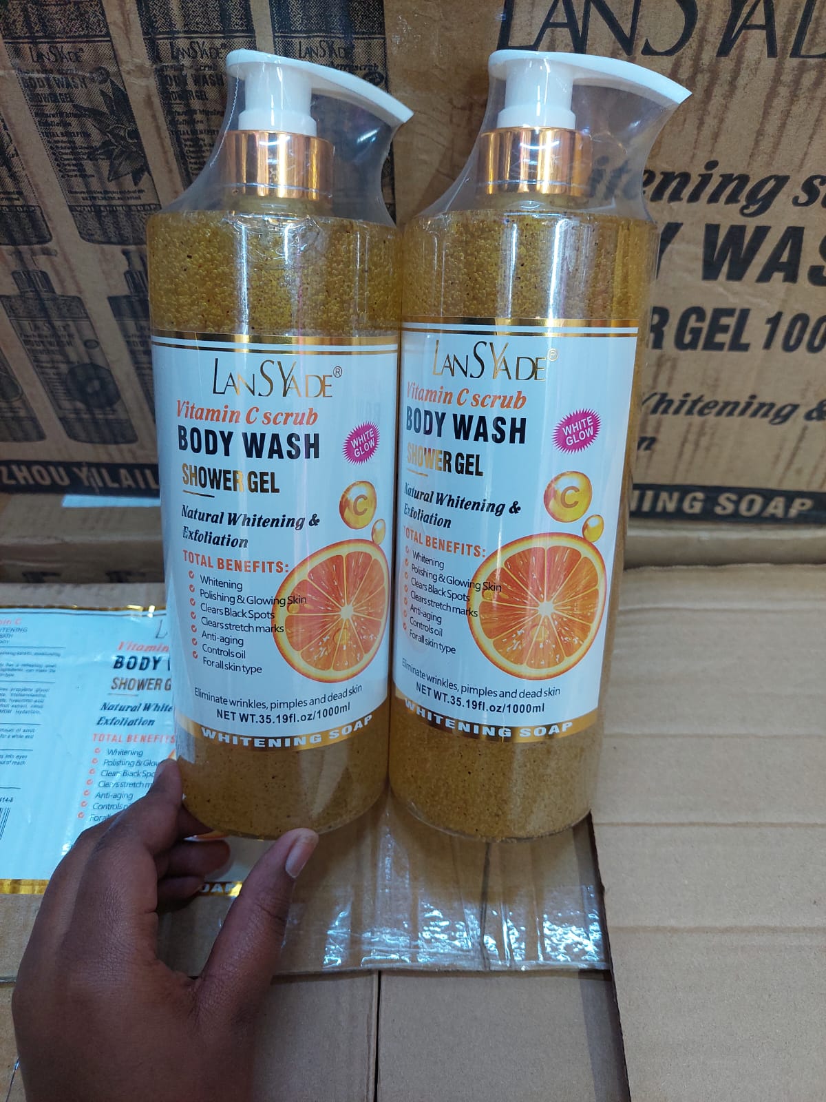 LansYade Vitamin C Scrub Body Wash Shower Gel Skin Whitening Bath Shower Gel Moisturizing Exfoliating Cleaning Body Wash Liquid Soap Nourish Anti-wrinkle Acne Spot Remover Body Wash