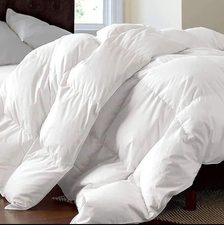 Plain white unbinded duvetsComes with 1 bedsheet & 2 pillow cases