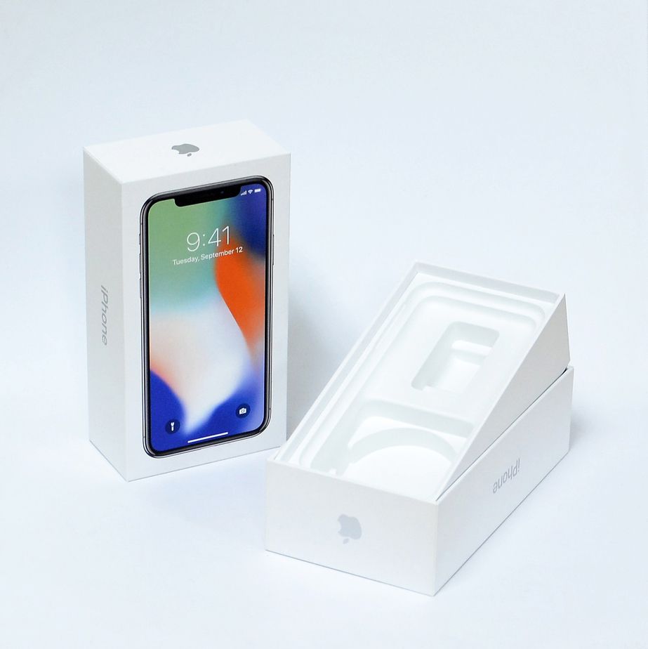 BRAND NEW SEALED IPHONE X 64GB AND 256GB WHITE/BLACK DISPLAY SIZE 5.8 INCH DUAL CAMERA 12MP + 12MP IOS 17 WITH 12 MONTHS WARRANTY