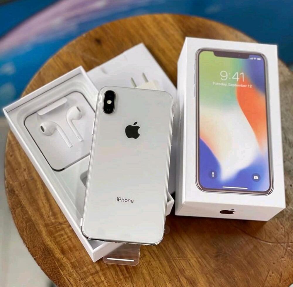 BRAND NEW SEALED IPHONE X 64GB AND 256GB WHITE/BLACK DISPLAY SIZE 5.8 INCH DUAL CAMERA 12MP + 12MP IOS 17 WITH 12 MONTHS WARRANTY