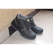 ANNIVERSARY!!American Safety Jogger S3 Safety Jogger Bestboy Boot.Color: Black S3 / S1P safety boot Steel toe cap and midsole Conforms to European safety standard EN345 Dual density PU sole and cambre