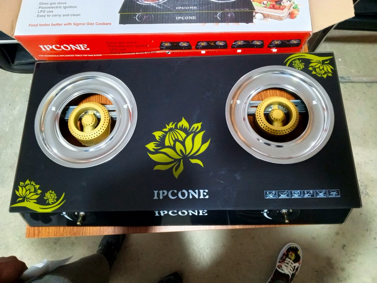 Ipcone Glass Top Double Burner Gas Stove Table Top Cooker