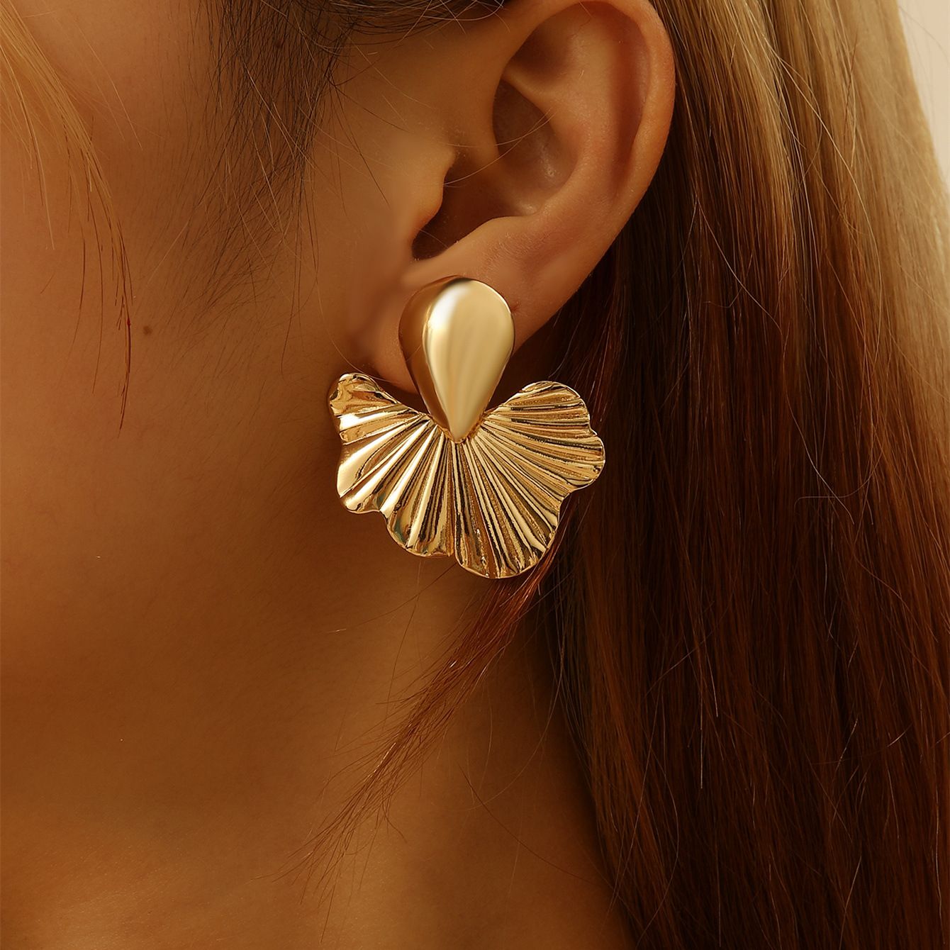 New earrings, high-end French light luxury, niche earrings, retro ins style, temperament, trendy stud earrings