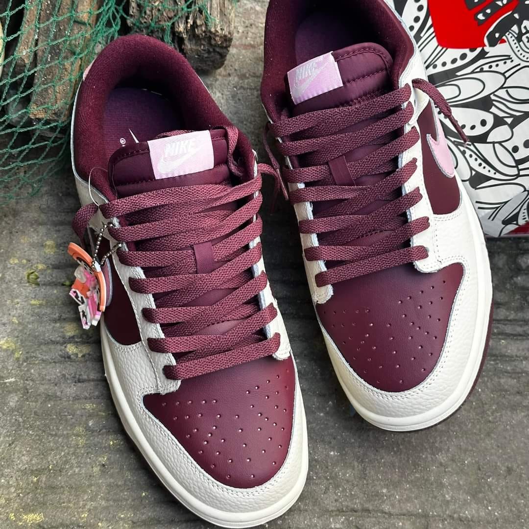 NIKE SB DUNK LOW